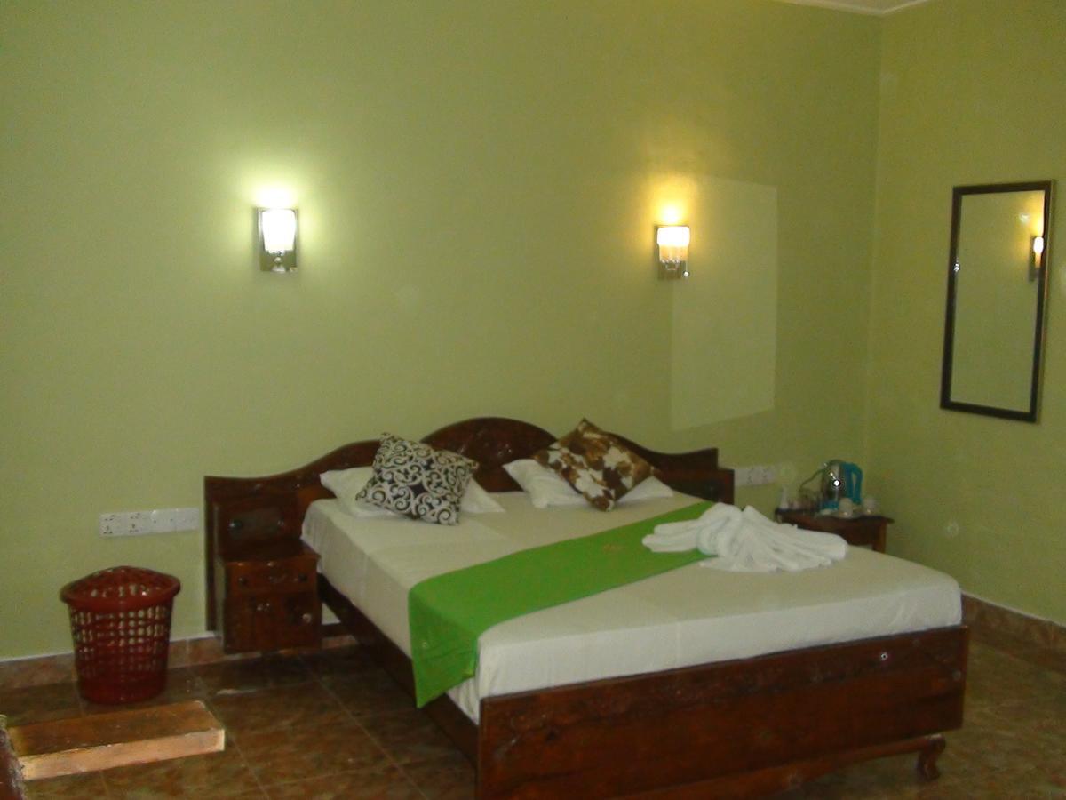 Villa De Rosh Ettukala Buitenkant foto