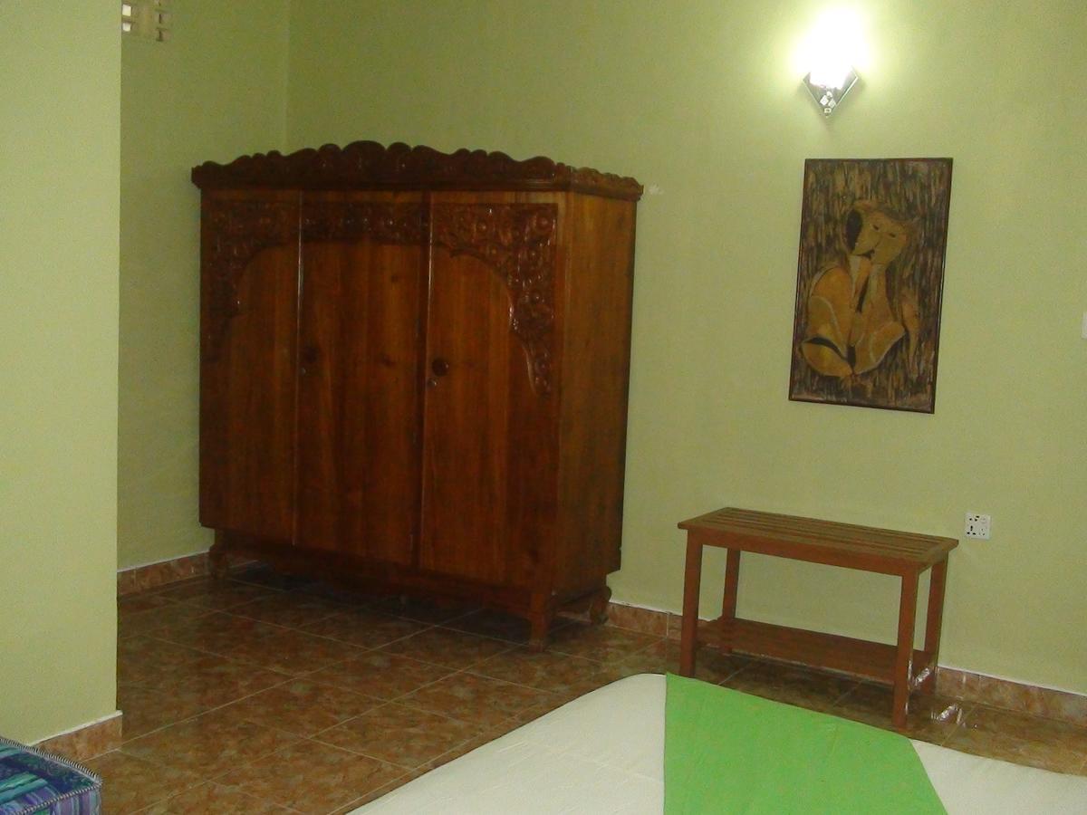 Villa De Rosh Ettukala Buitenkant foto